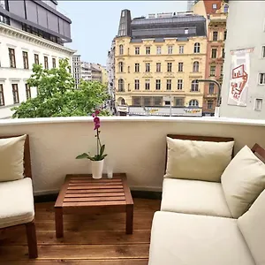 Balcony Oasis Operastreet Vienna