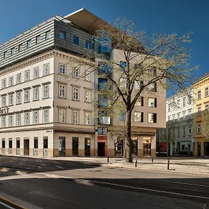 Radisson Blu Triest Hotel, Hotell