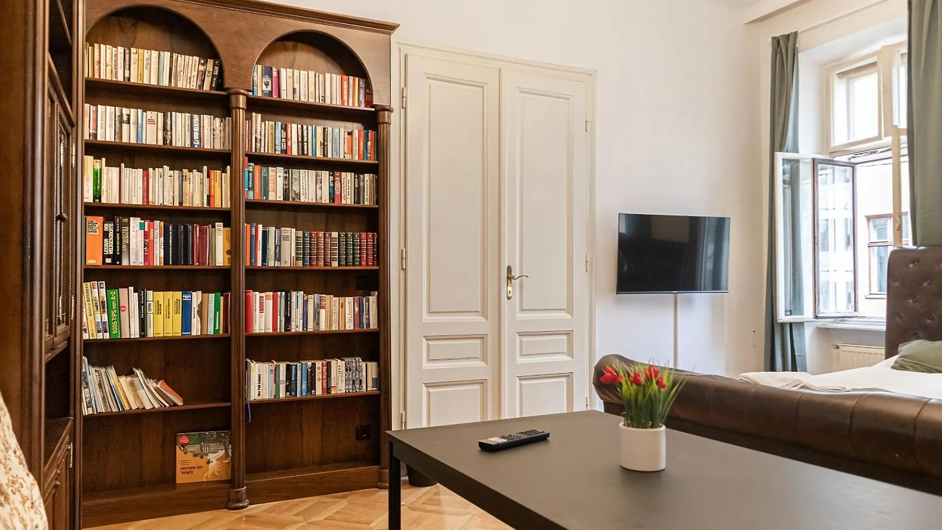 Very Central 4Br Shared Apt Ideal For Longstays, For 10P Vienna Apartment
