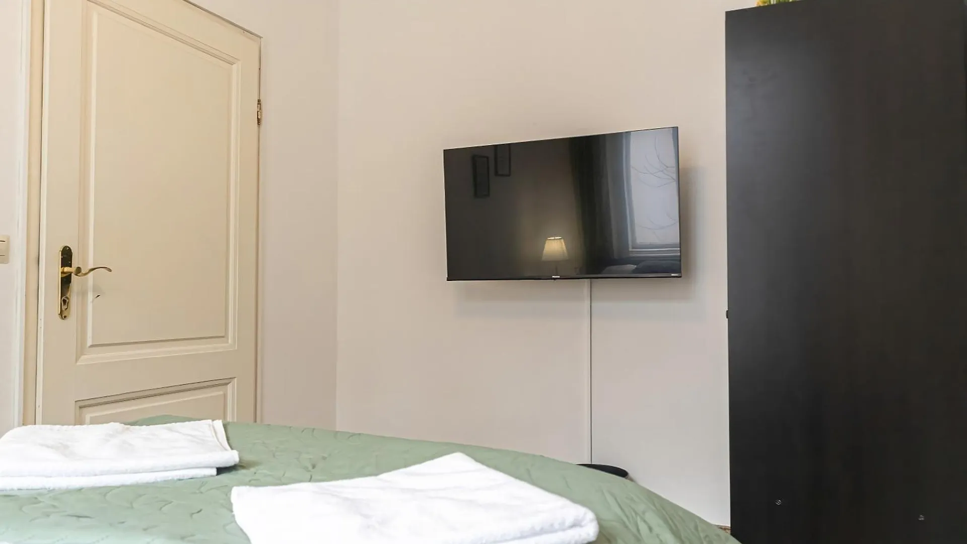 Apartment Very Central 4Br Shared Apt Ideal For Longstays, For 10P Vienna