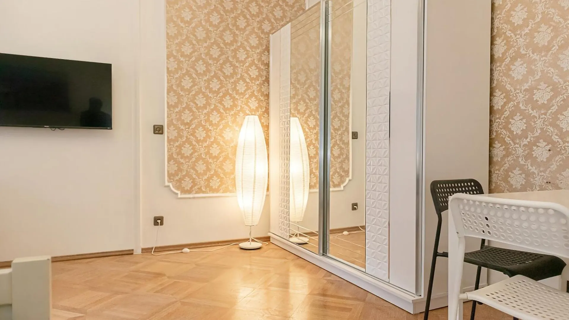 Very Central 4Br Shared Apt Ideal For Longstays, For 10P Vienna Apartment