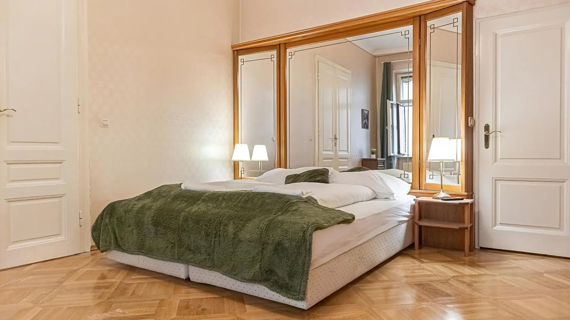 Very Central 4Br Shared Apt Ideal For Longstays, For 10P Vienna 0*,  Austria