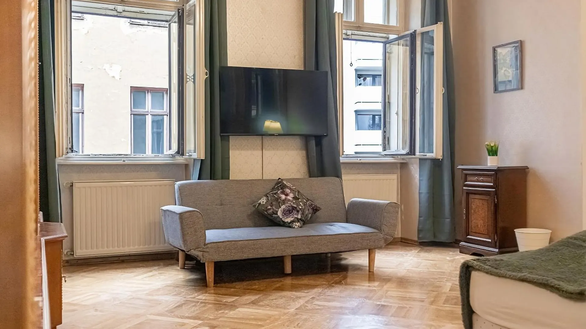 Very Central 4Br Shared Apt Ideal For Longstays, For 10P Vienna Apartment